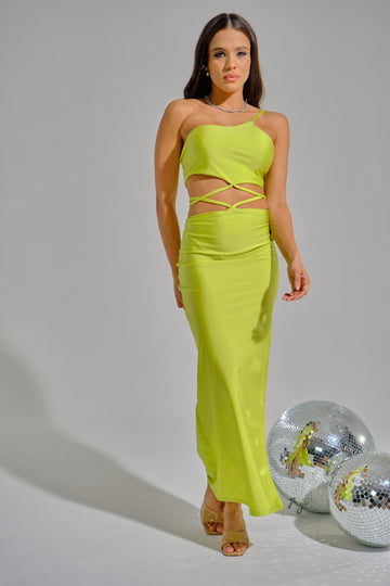 Conjunto crop top tiras falda abertura