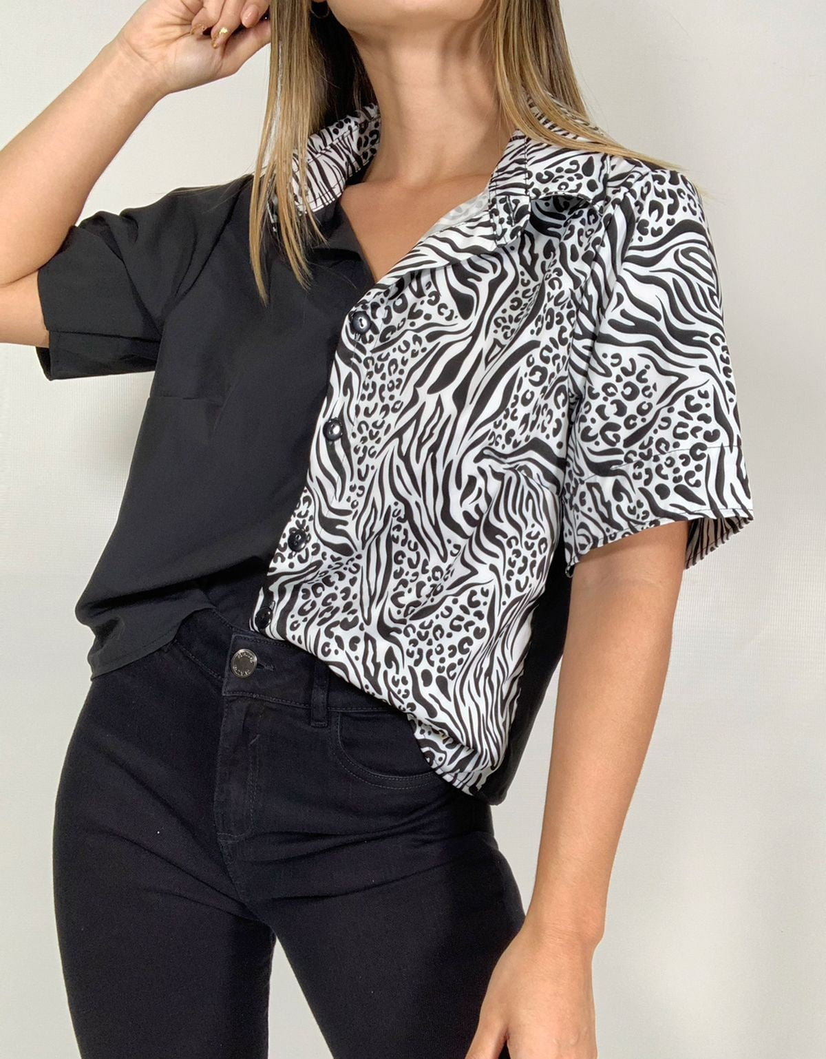 Blusa camisera dos tonos animal print