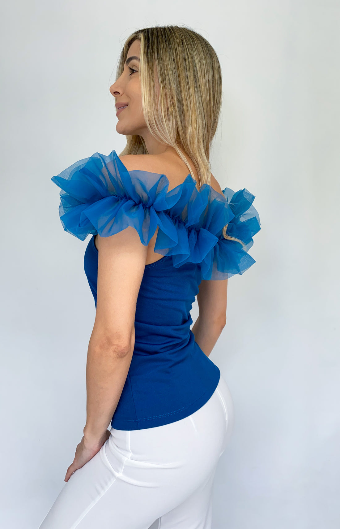 Blusa Estraple Con Velo