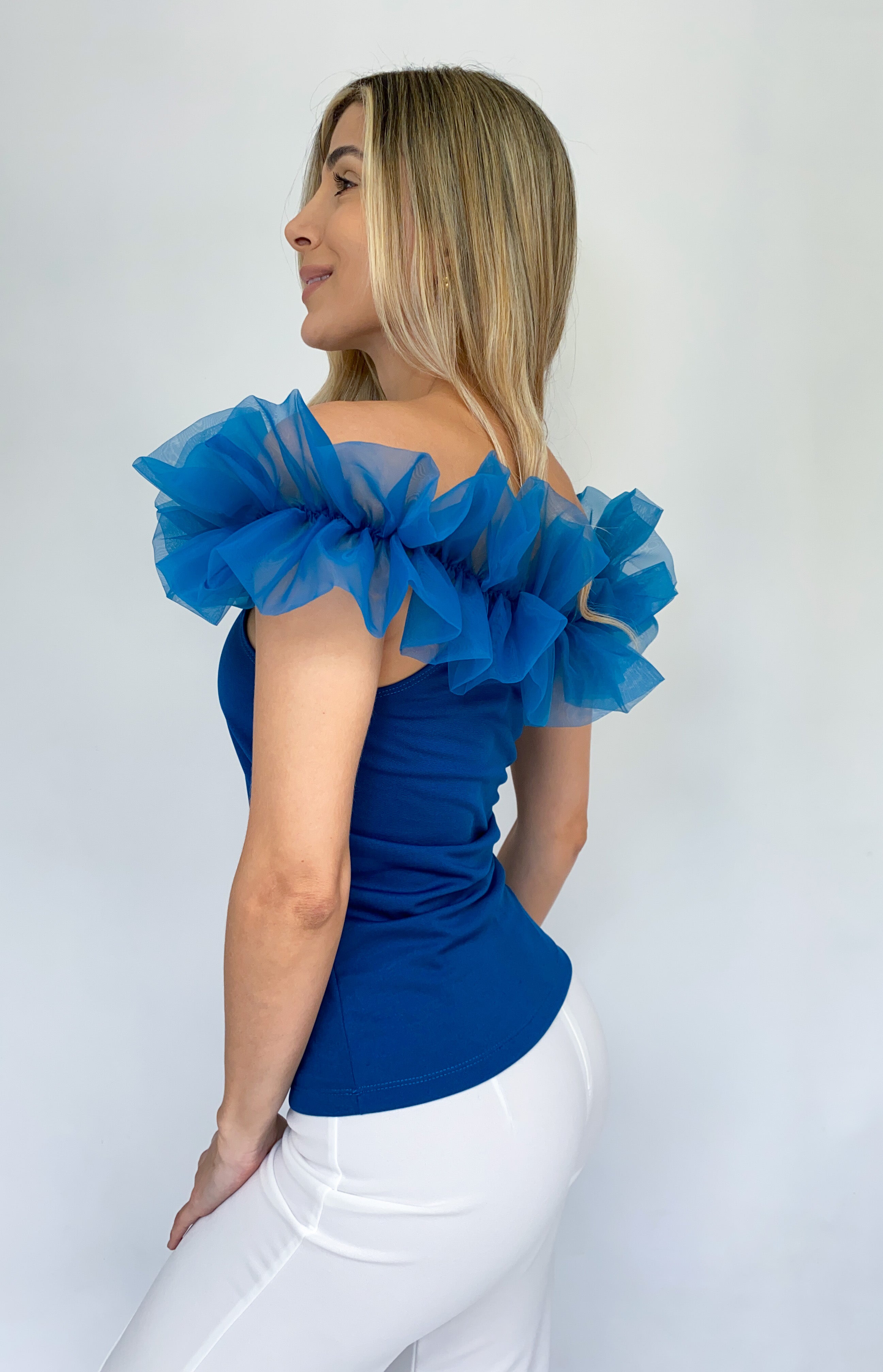Blusa Estraple Con Velo