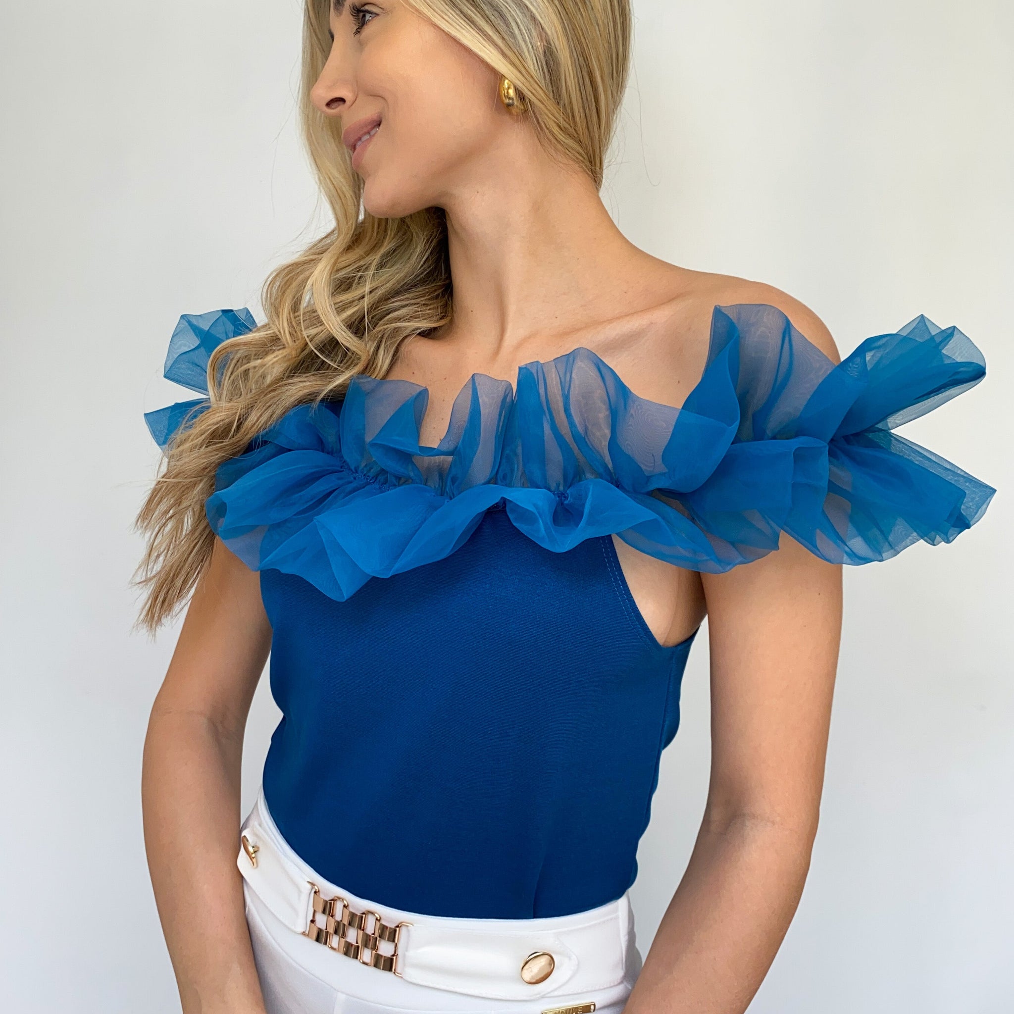 Blusa Estraple Con Velo