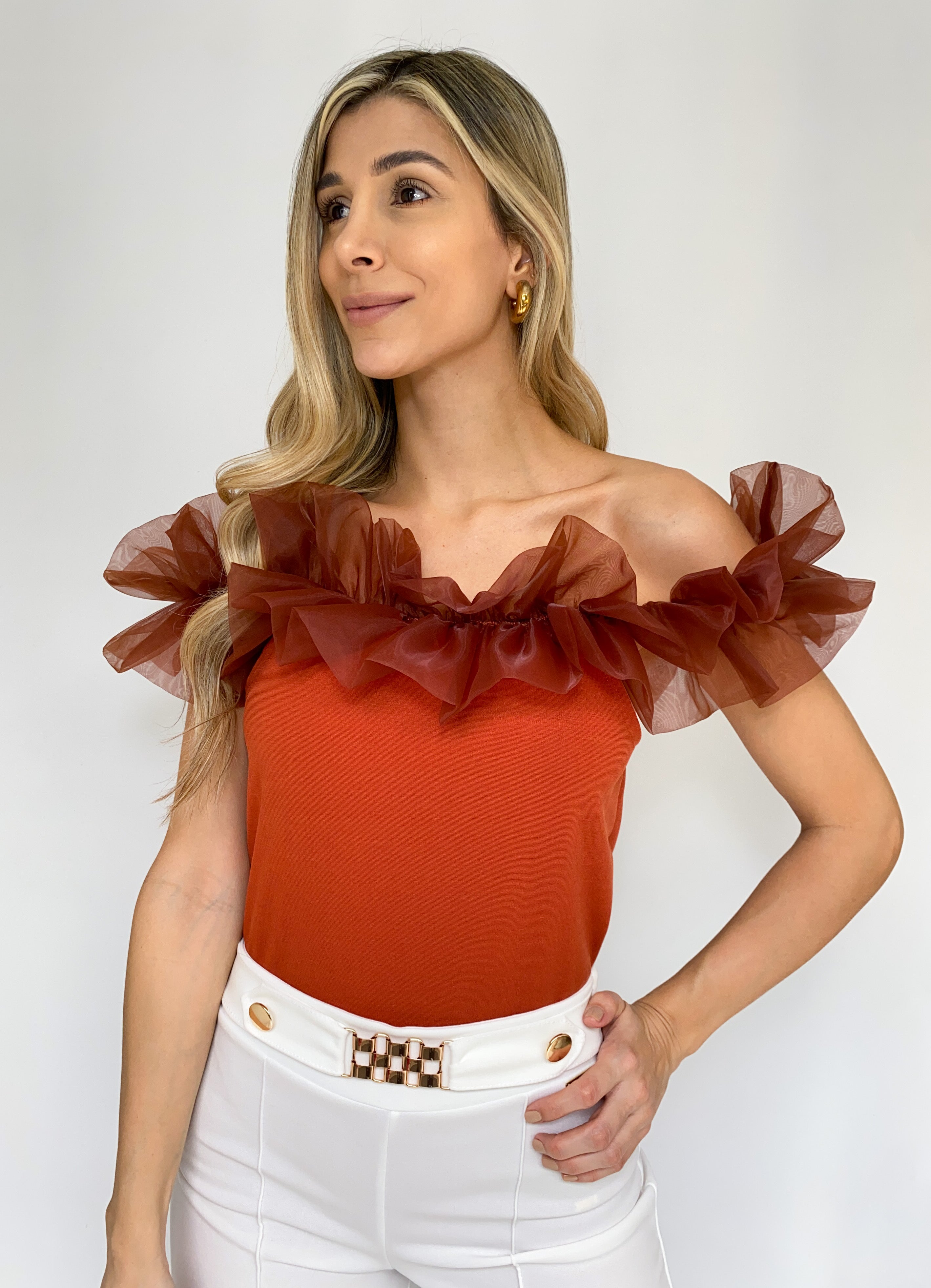 Blusa Estraple Con Velo