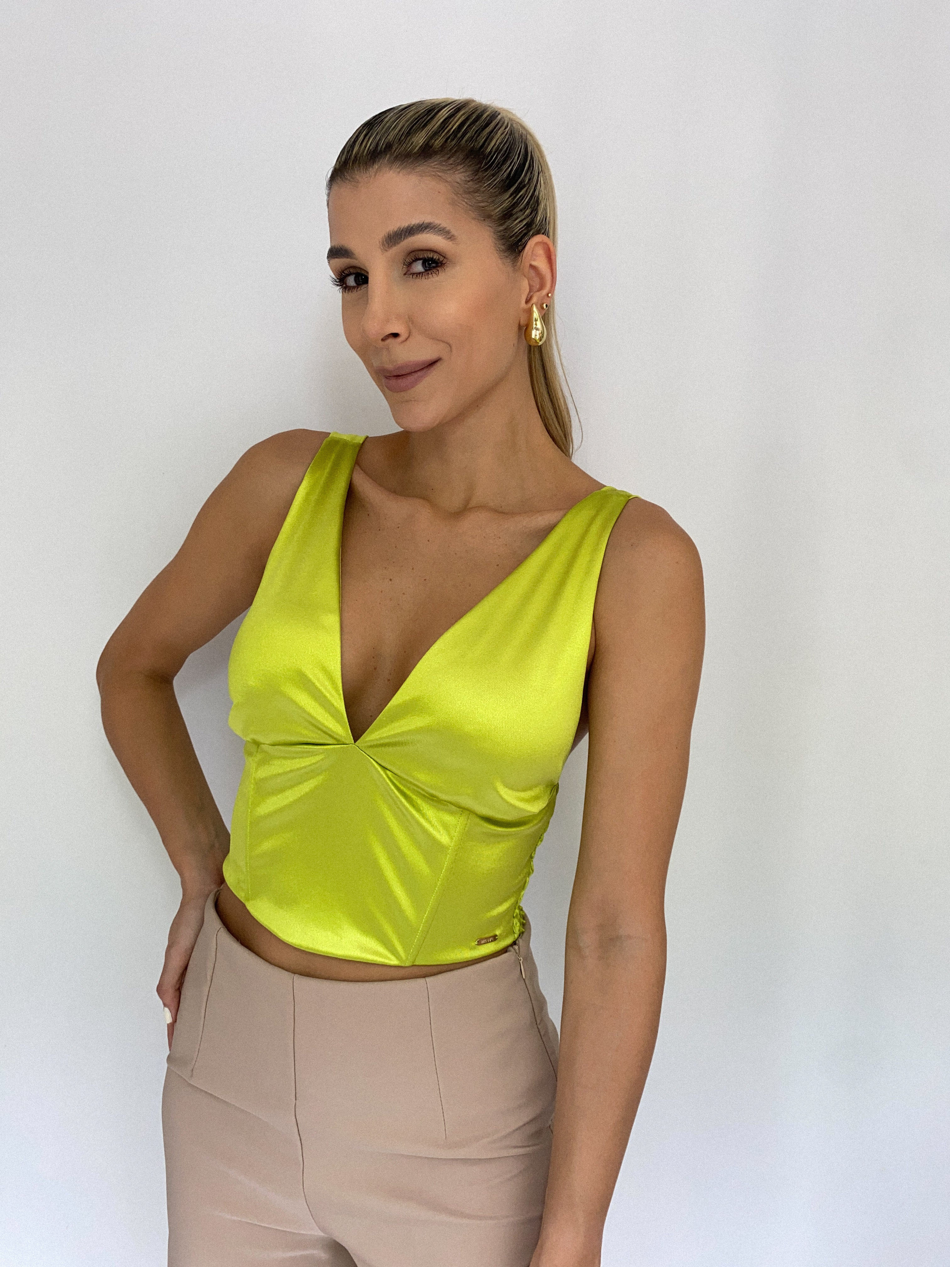 Crop Top Tiras Satinado Enresortado