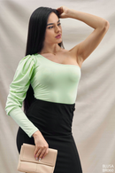 Blusa asimetrica manga larga