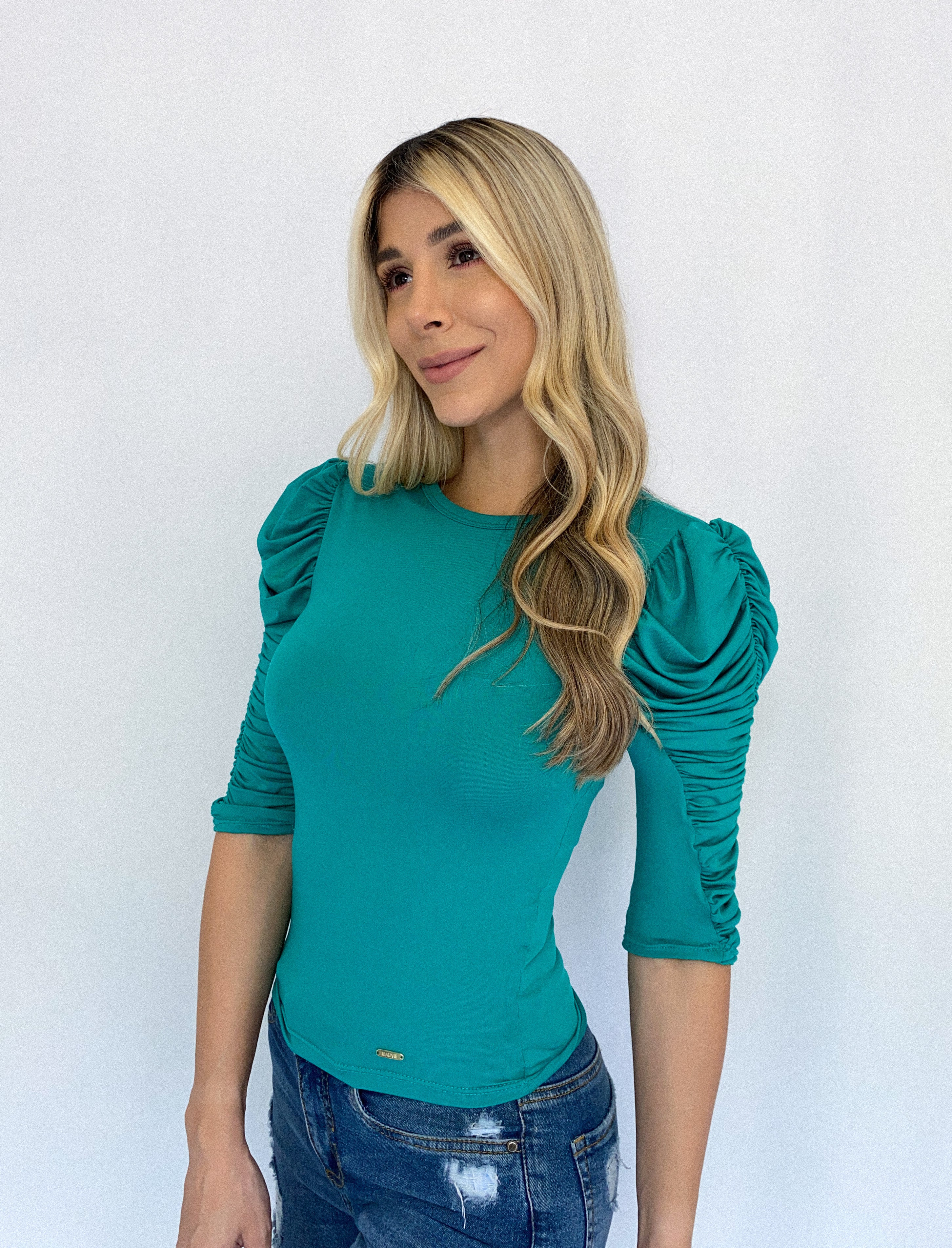 Blusa Lycrada Cuello Redondo Manga Larga