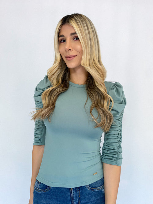 Blusa Lycrada Cuello Redondo Manga Larga