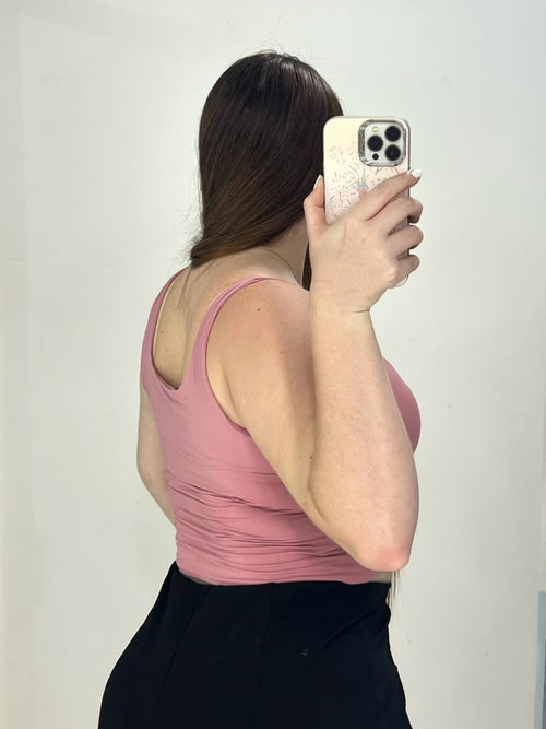 Crop Top Manga Sisa Solo Fondo