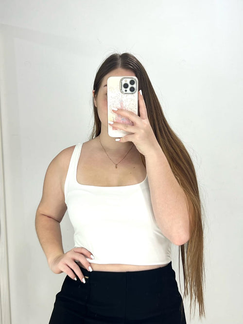 Crop Top Manga Sisa Solo Fondo