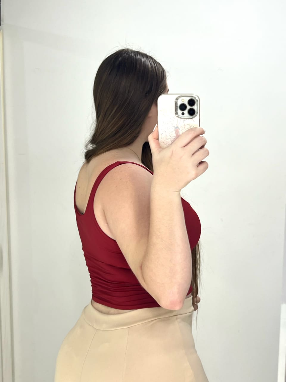 Crop Top Manga Sisa Solo Fondo