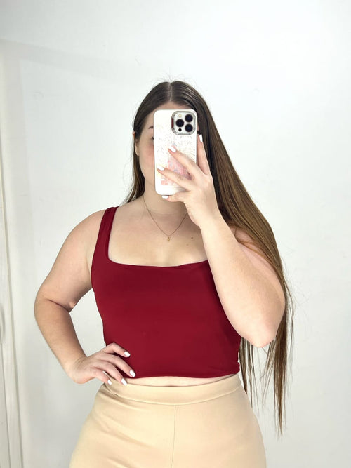 Crop Top Manga Sisa Solo Fondo