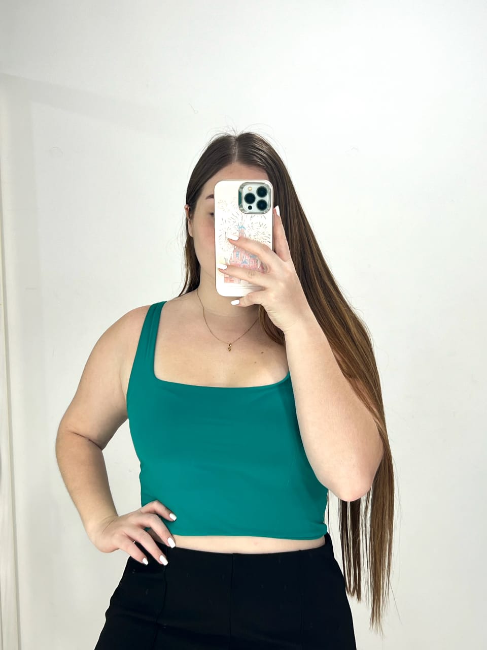 Crop Top Manga Sisa Solo Fondo