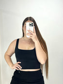 Crop Top Manga Sisa Solo Fondo