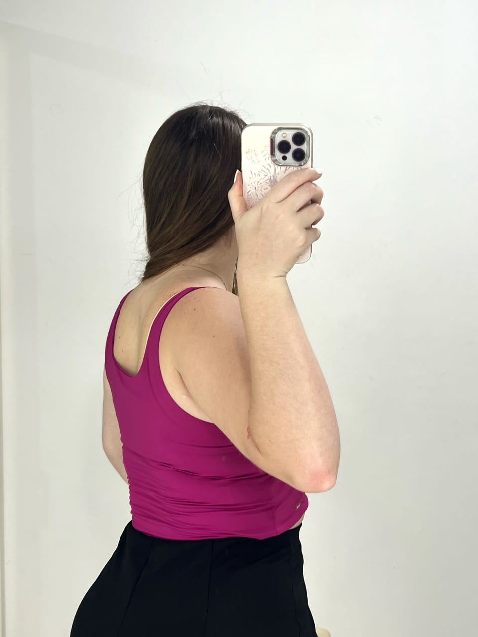 Crop Top Manga Sisa Solo Fondo