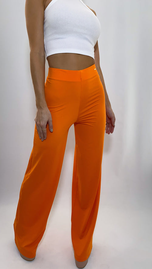 Pantalon Unicolor Bota Ancha