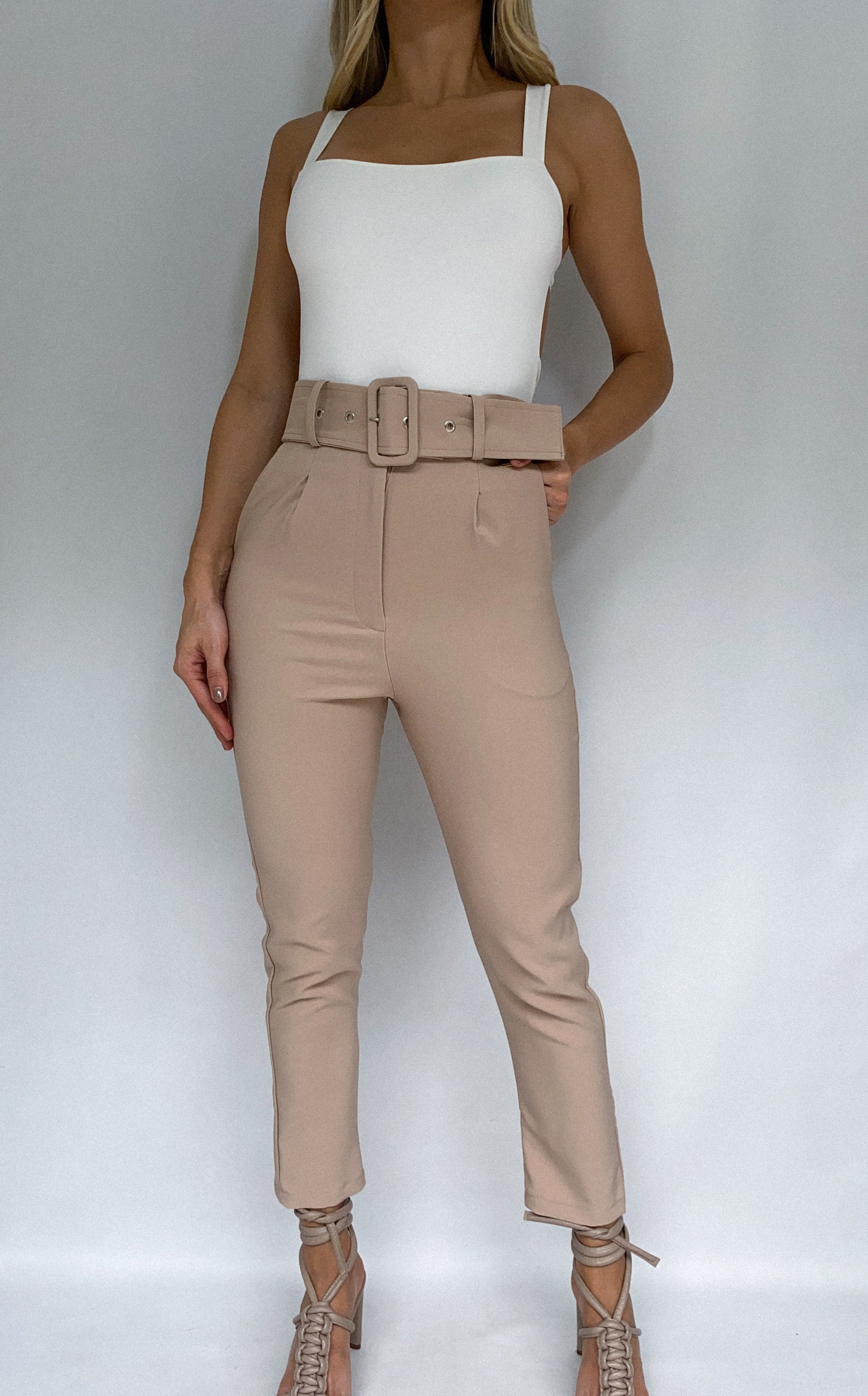 Pantalon Cinturon Con Bolsillos