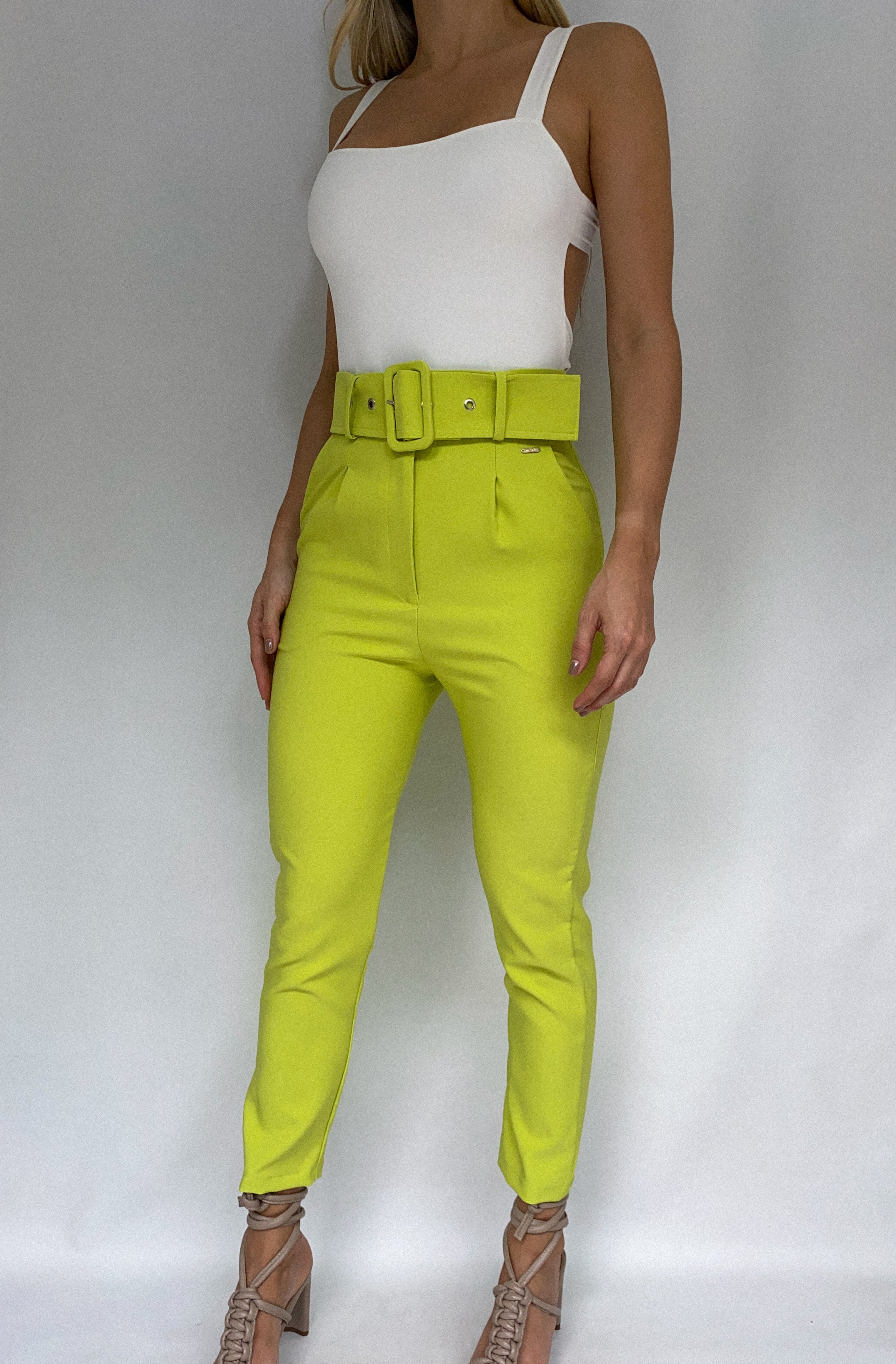 Pantalon Cinturon Con Bolsillos