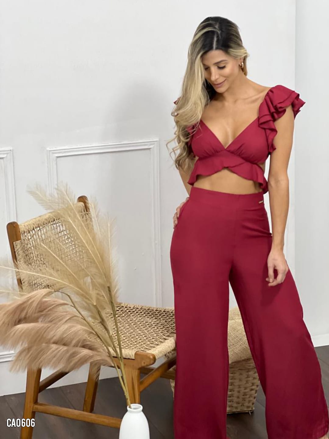 Conjunto pantalón crop top