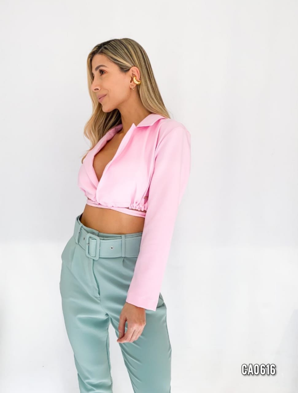 Blazer Corto Cuello Amarrar Cintura