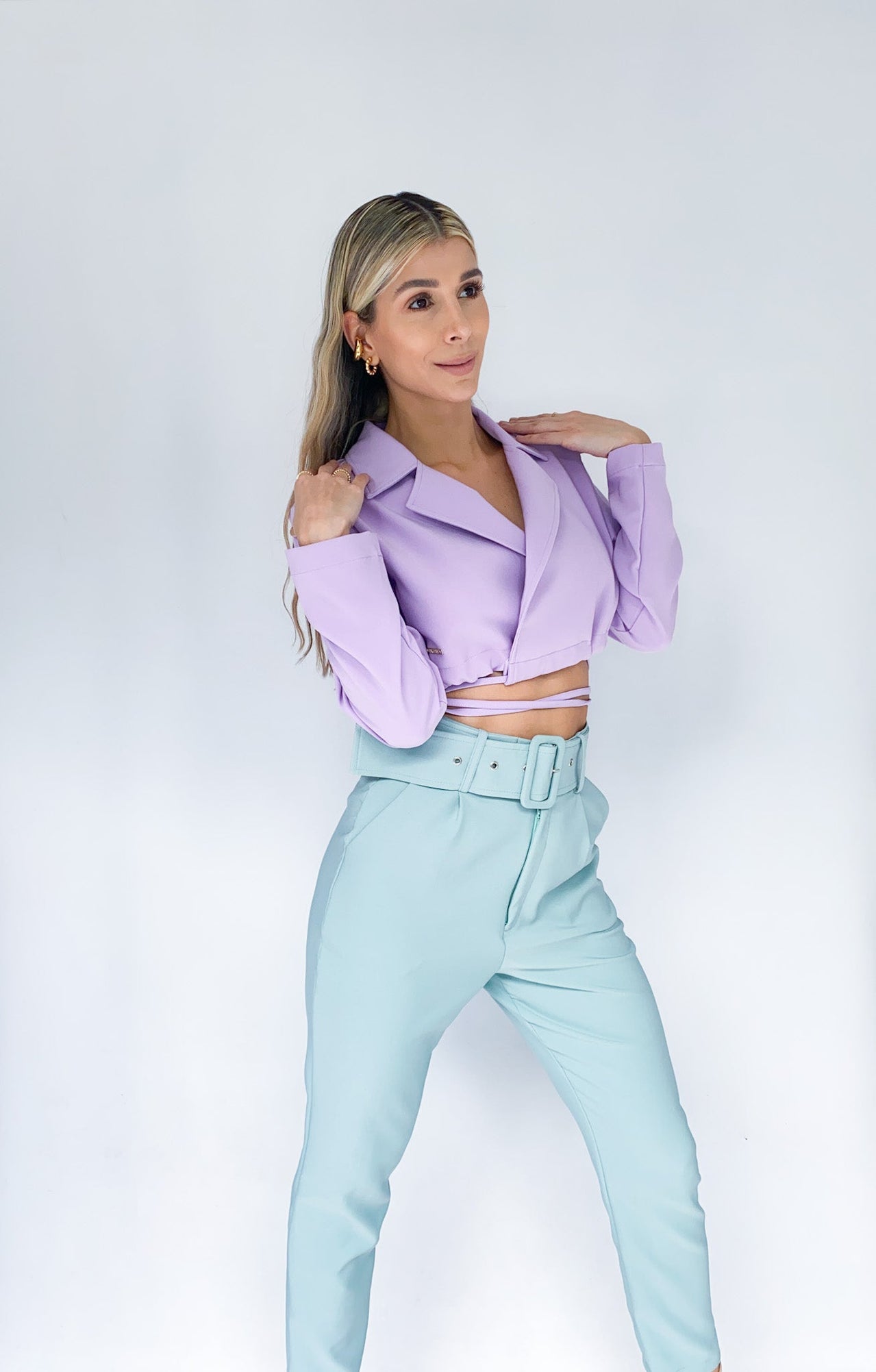Blazer Corto Cuello Amarrar Cintura