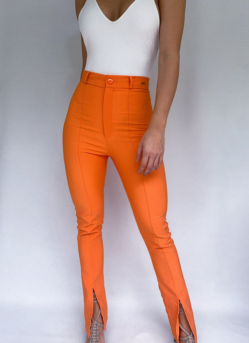 Pantalon Con Abertura Adelante En Bota