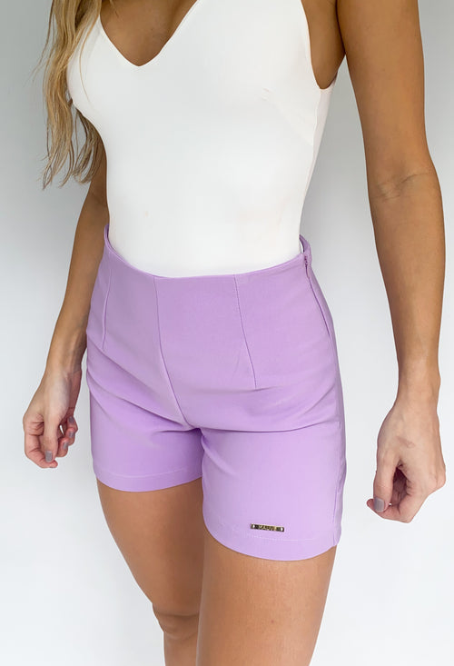 Short Corto Unicolor Cierre Al Lado