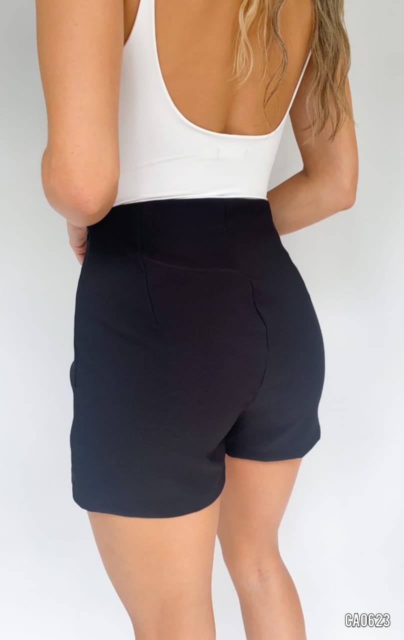 Short Corto Unicolor Cierre Al Lado