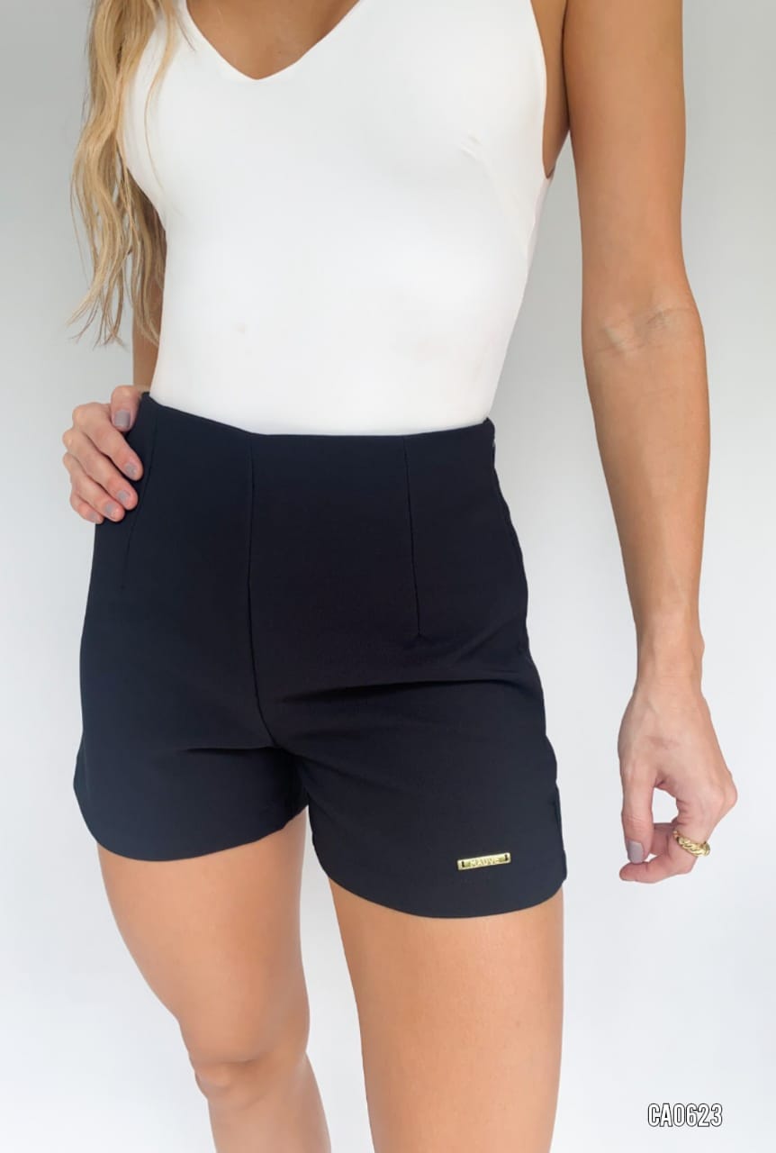 Short Corto Unicolor Cierre Al Lado