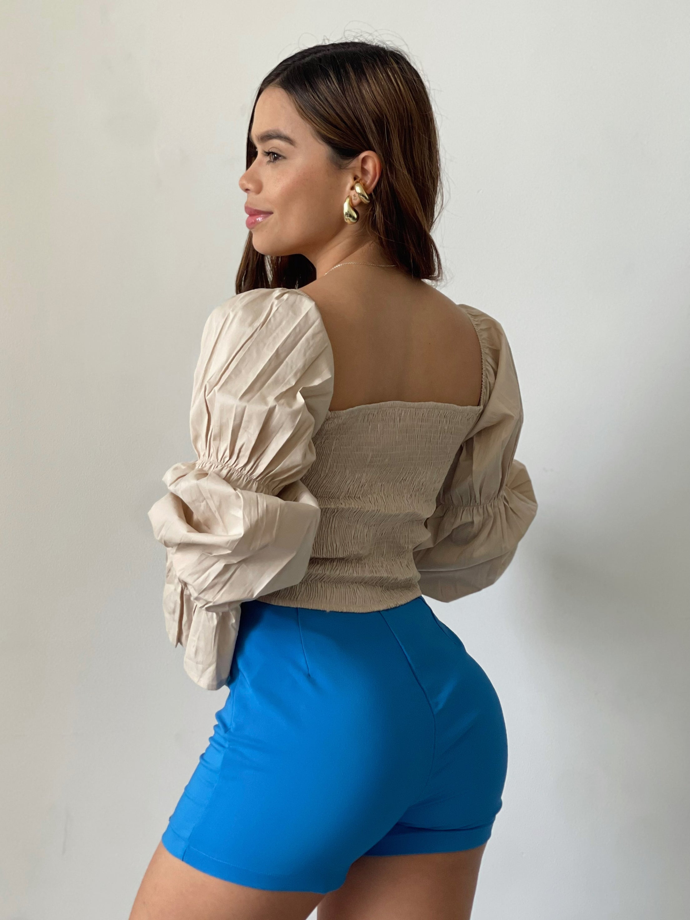 Short Corto Unicolor Cierre Al Lado