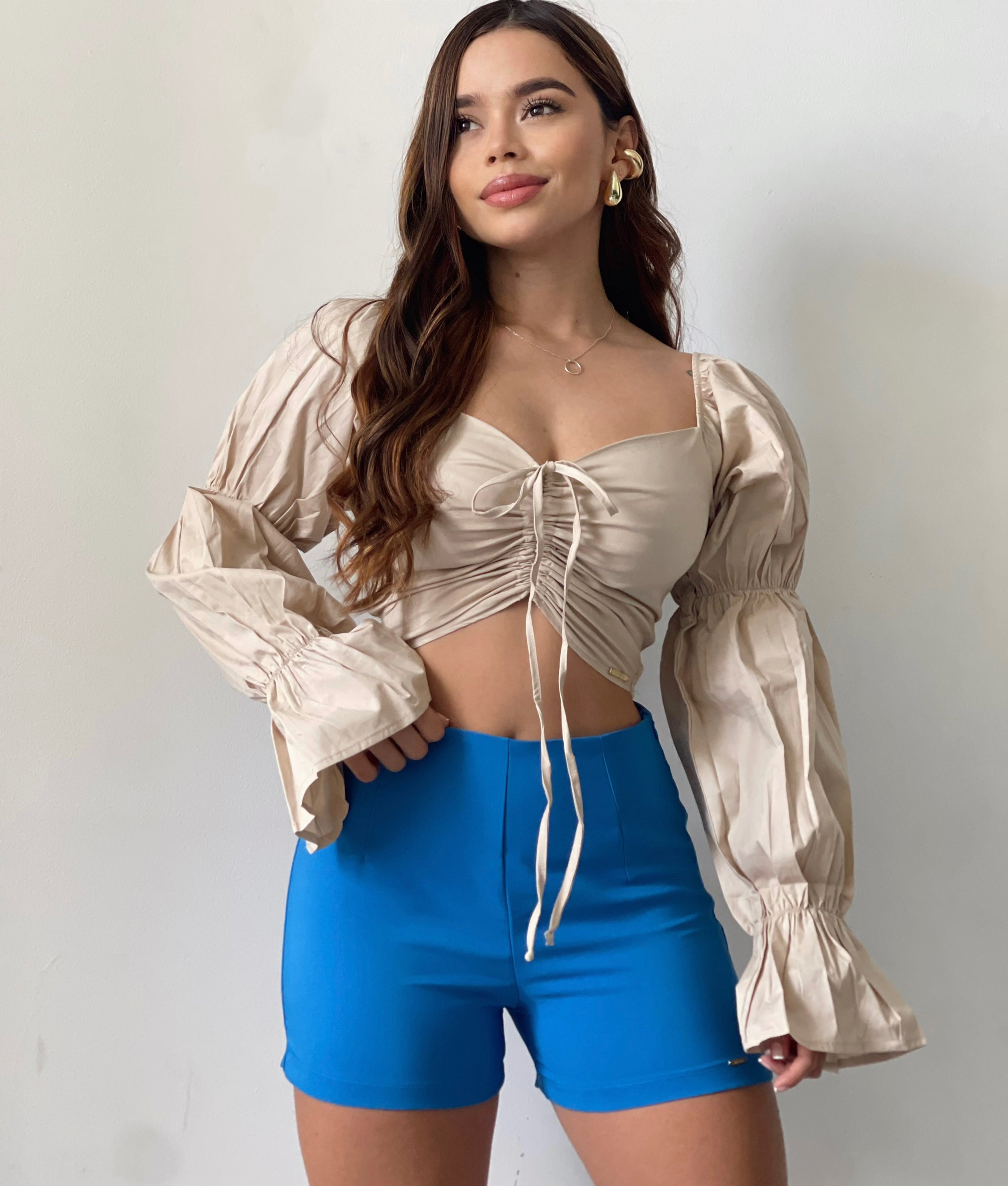 Short Corto Unicolor Cierre Al Lado