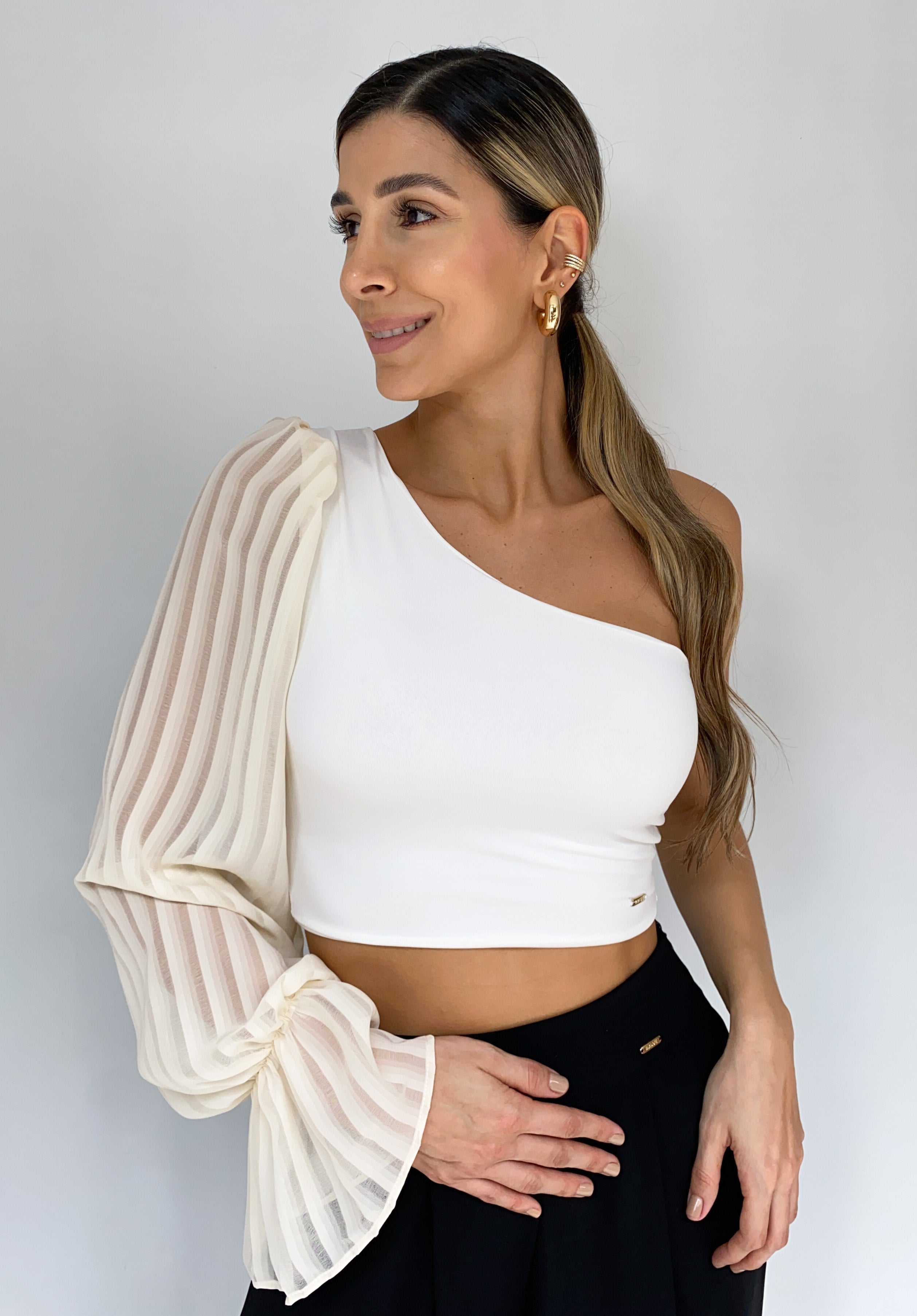 Blusa 1 Manga Velo Enresortada