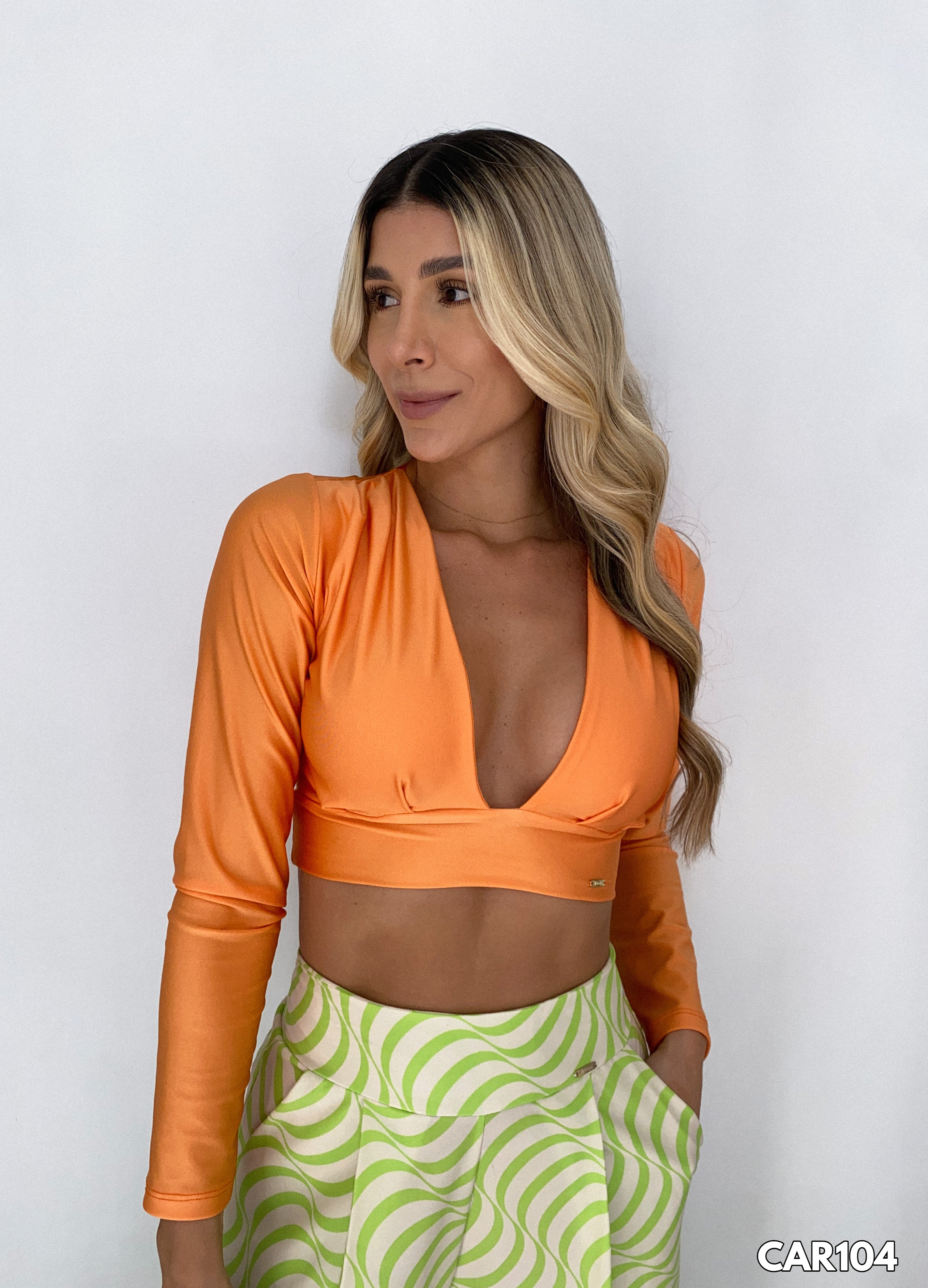 Blusa Corta Manga Larga Escote En V