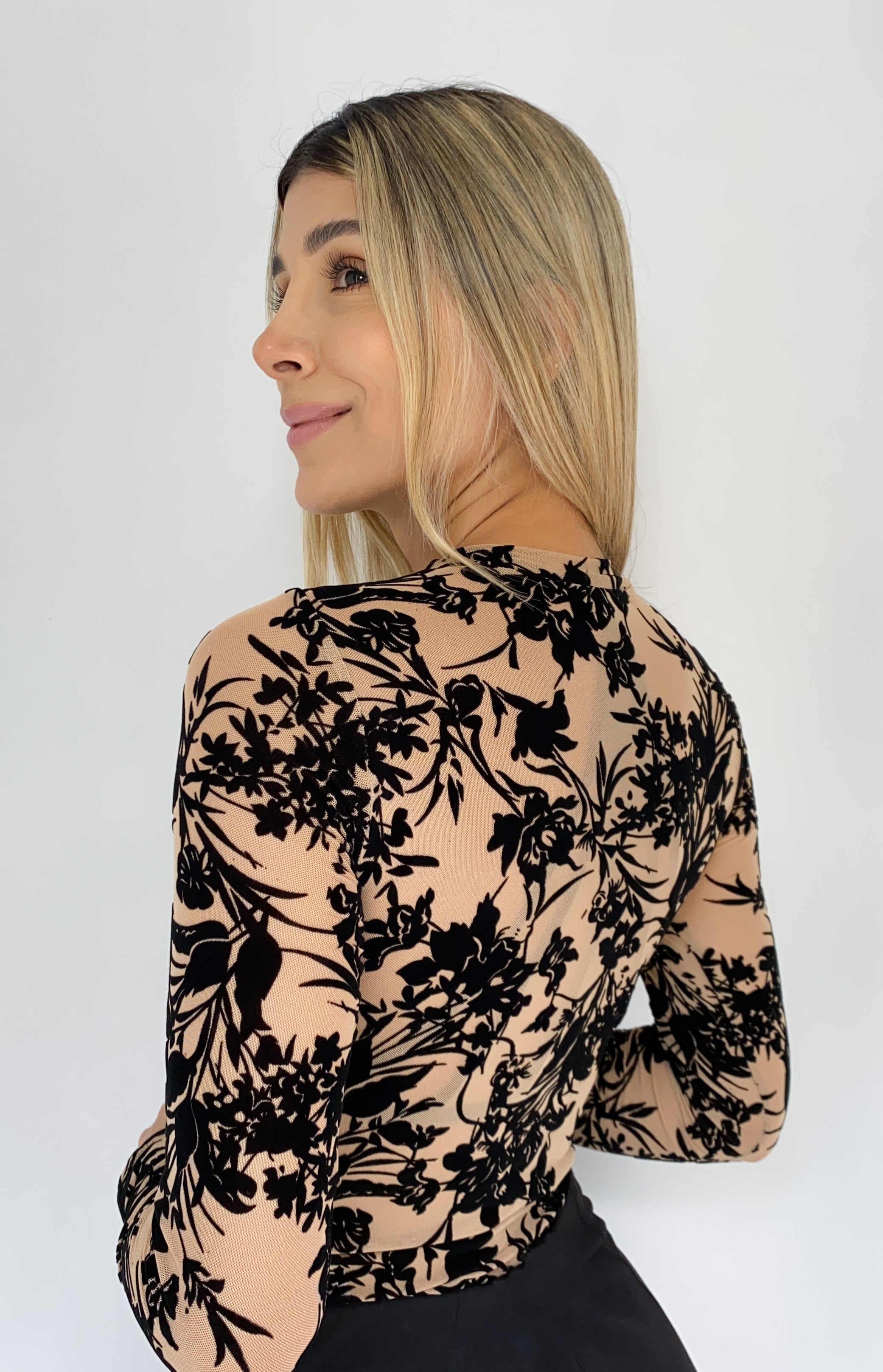 Body Manga Larga Cuello Alto Grabado