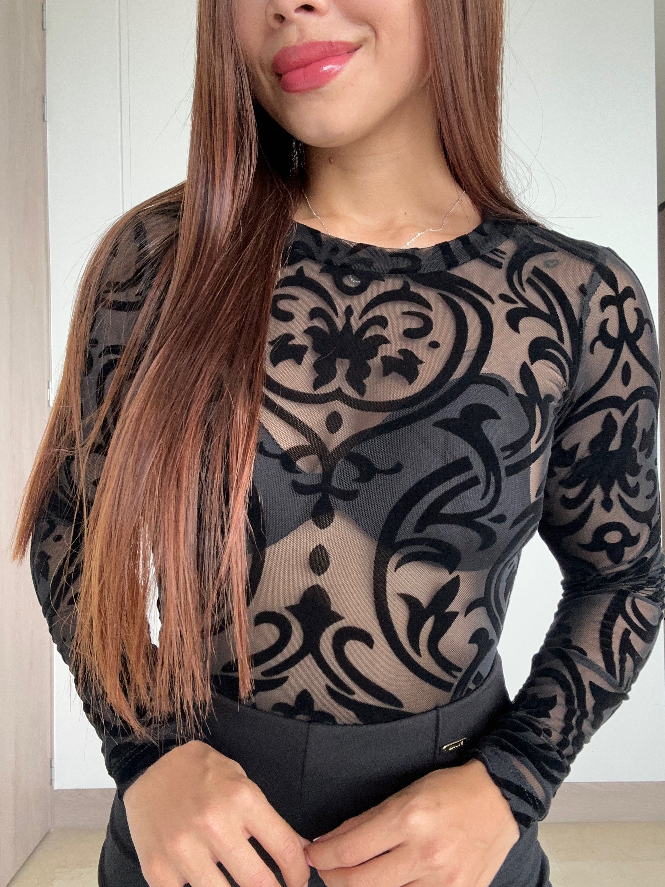 Body Manga Larga Cuello Alto Grabado