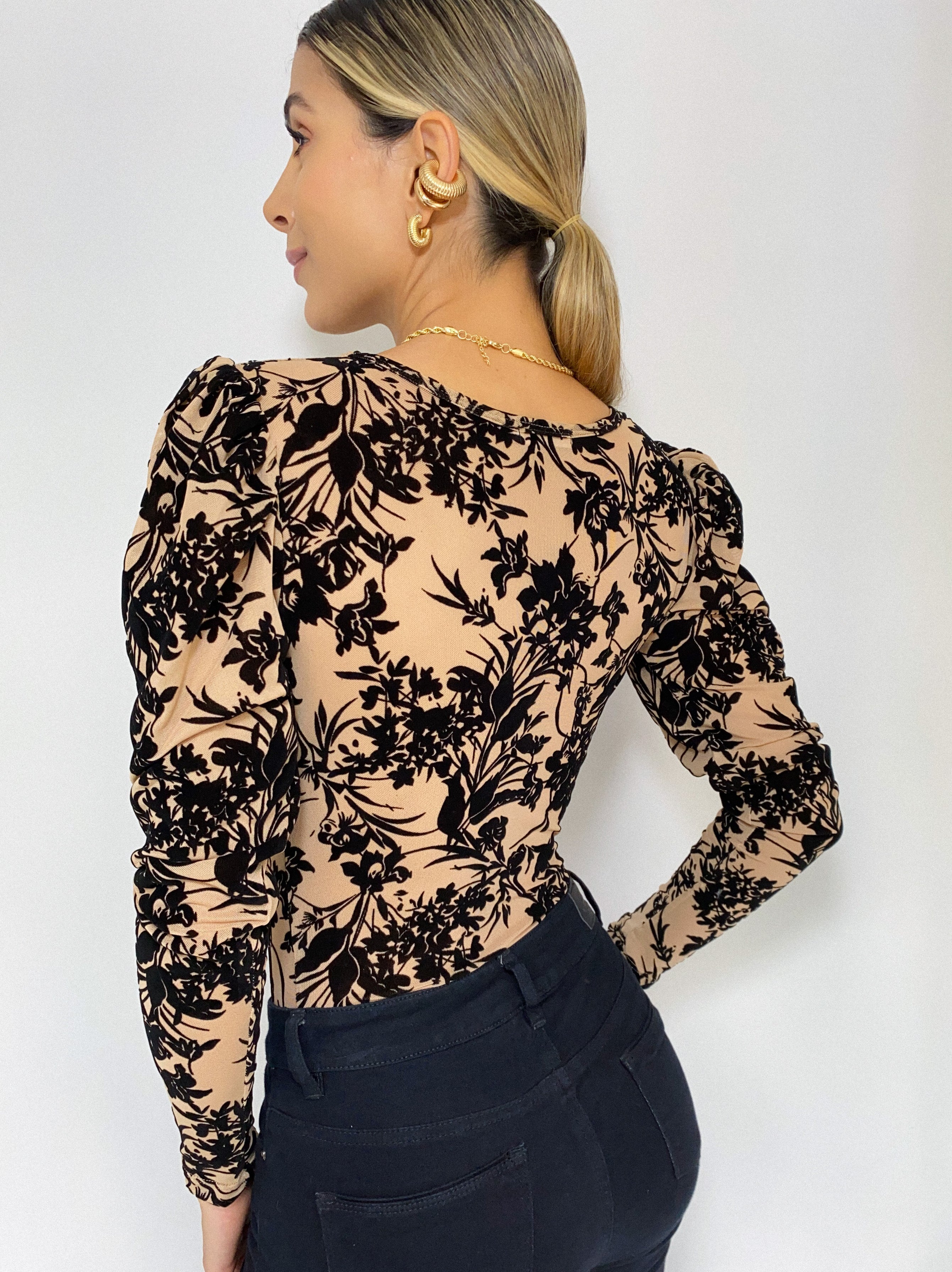 Body Manga Larga Cuello V Estampado