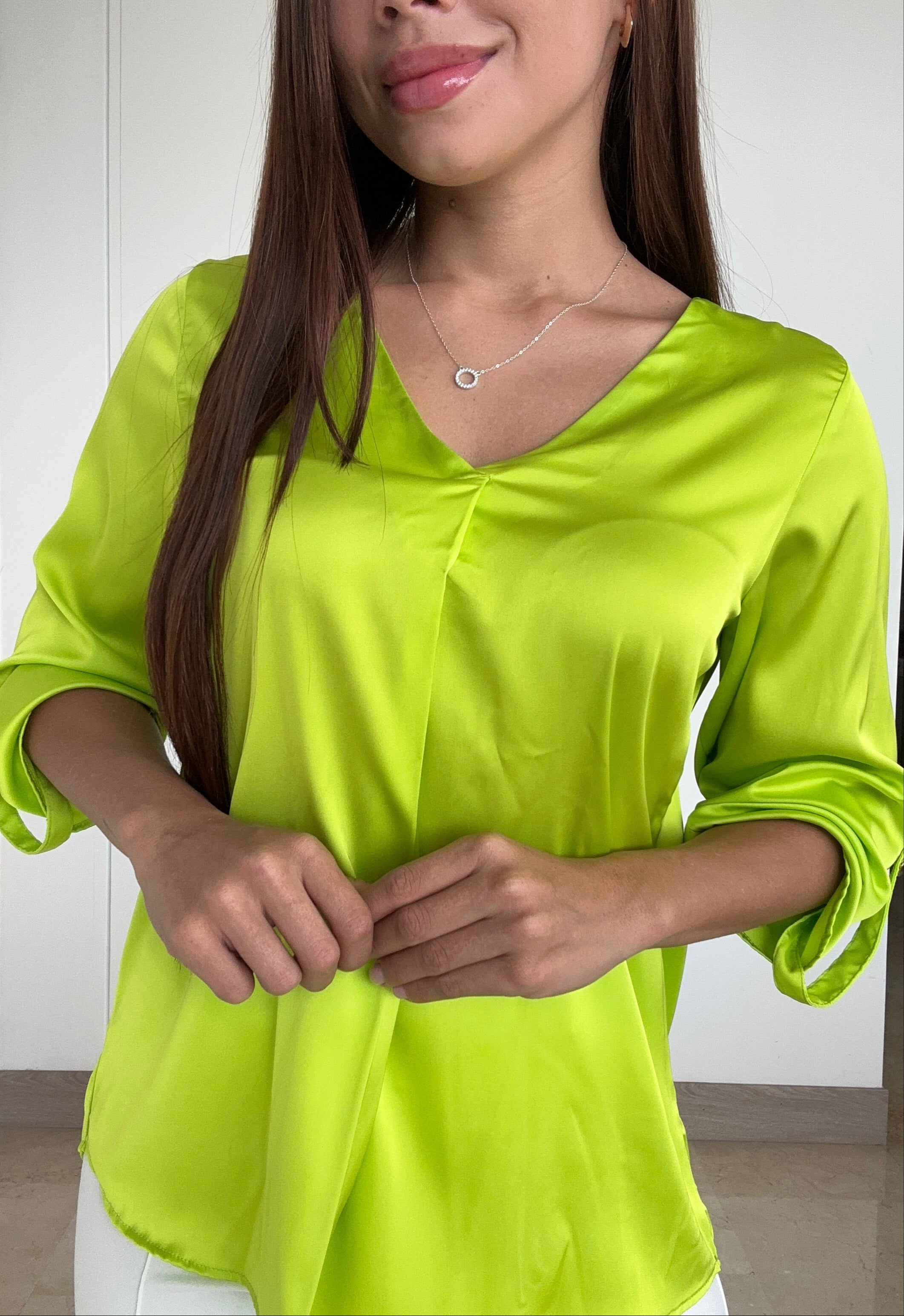 Blusa Cuello V Manga Larga