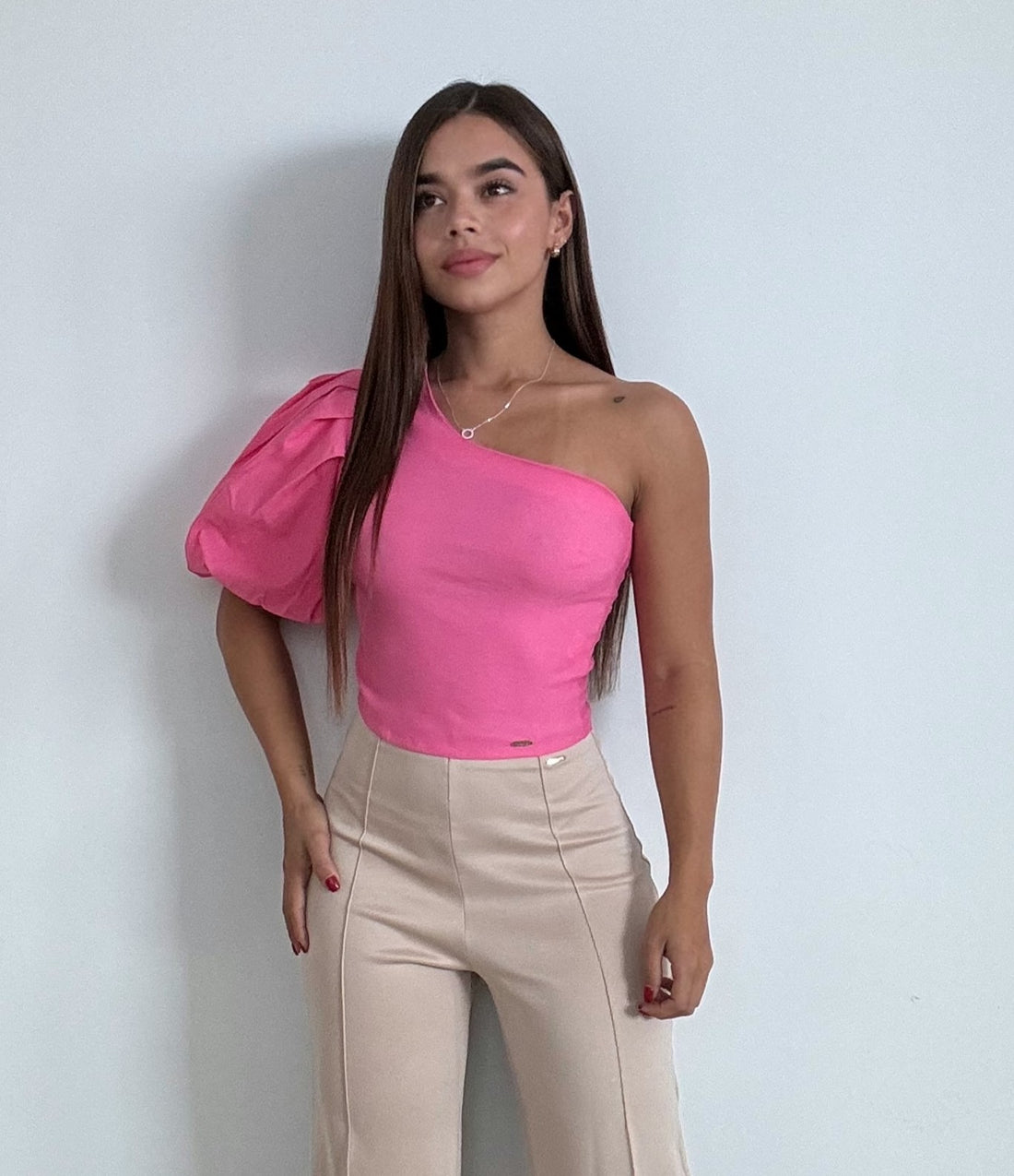 Blusa Corta Asimetrica Manga Embombada