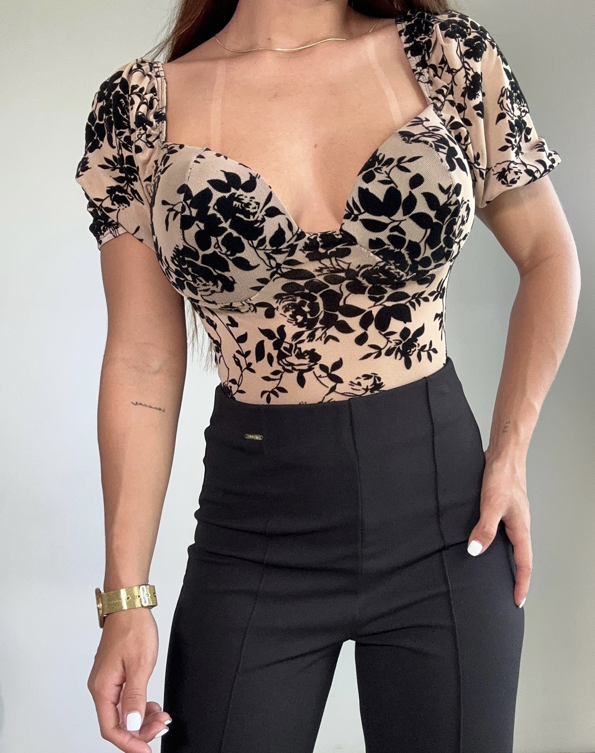 Blusa Corta Escote Corazon Manga Corta