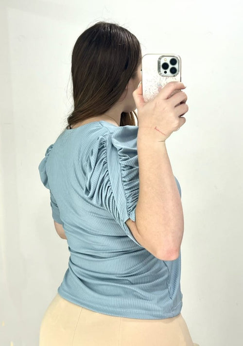 Blusa Cuello V Manga Corta Zurcida