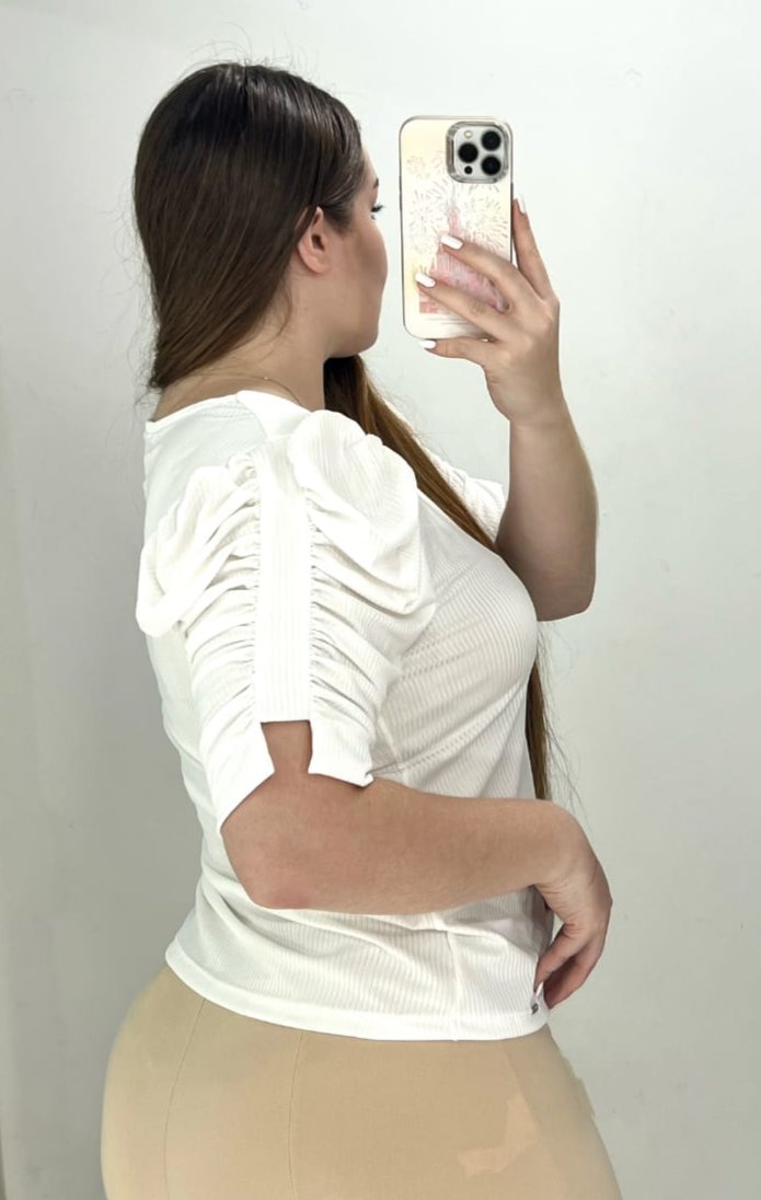 Blusa Cuello V Manga Corta Zurcida