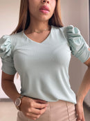 Blusa Cuello V Manga Corta Zurcida