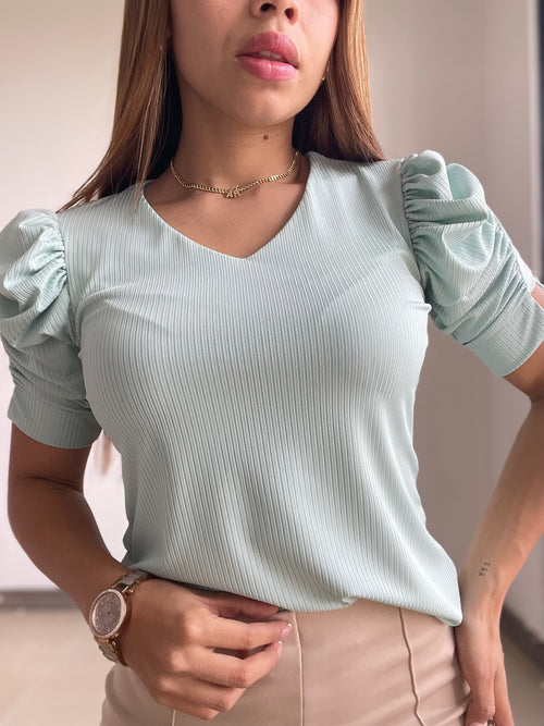 Blusa Cuello V Manga Corta Zurcida