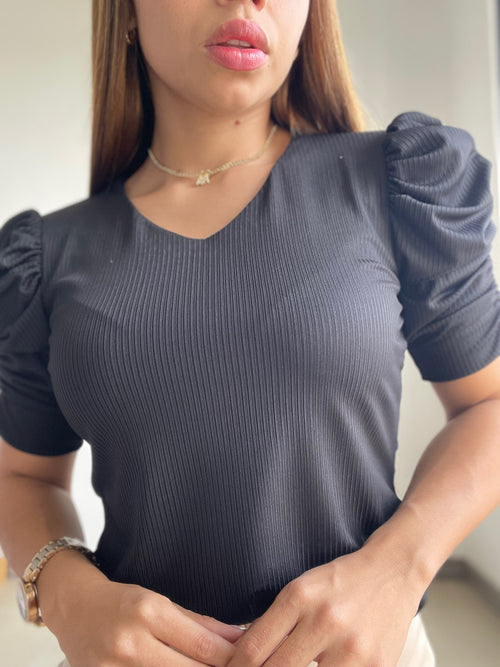 Blusa Cuello V Manga Corta Zurcida