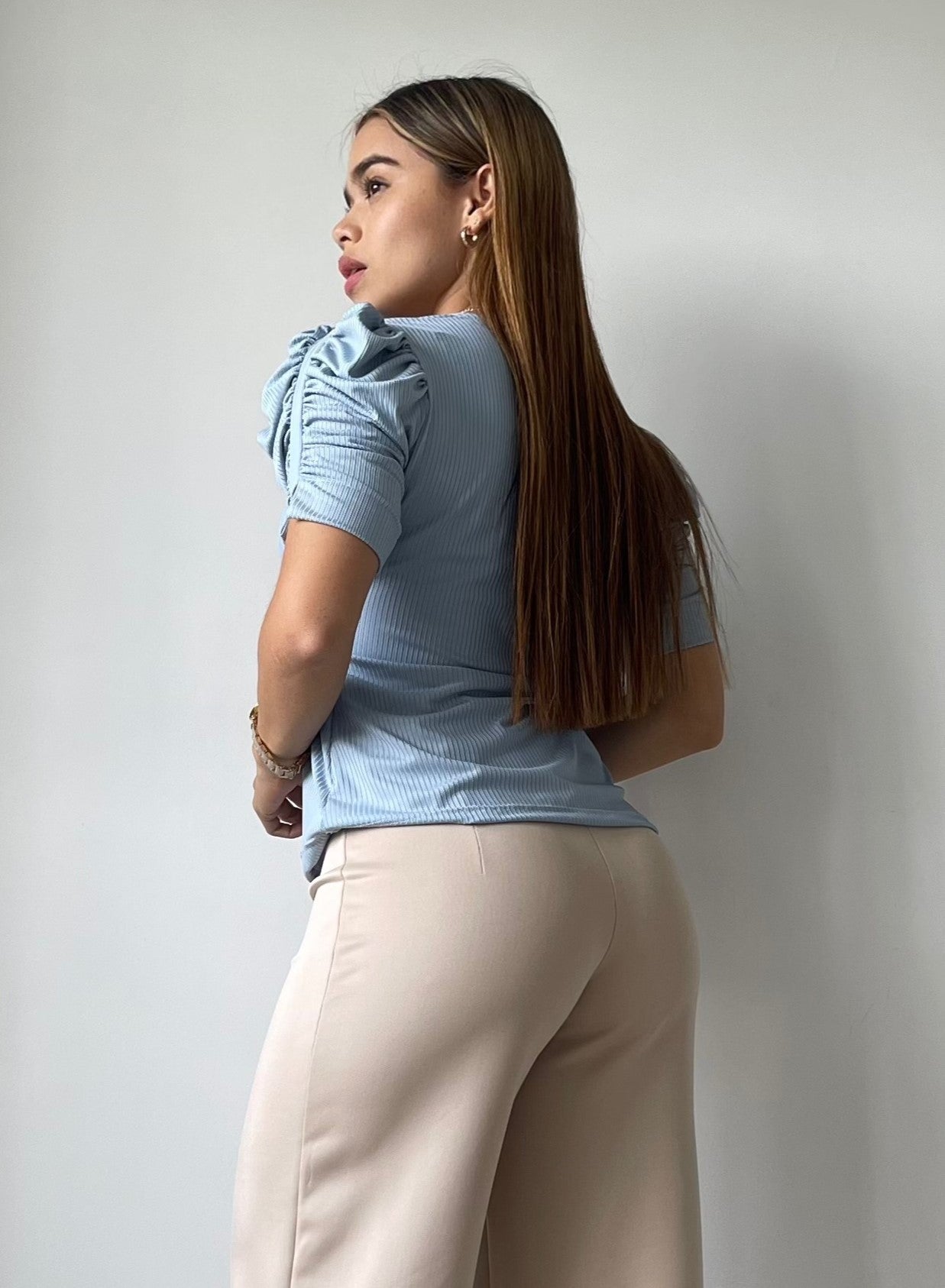 Blusa Cuello V Manga Corta Zurcida