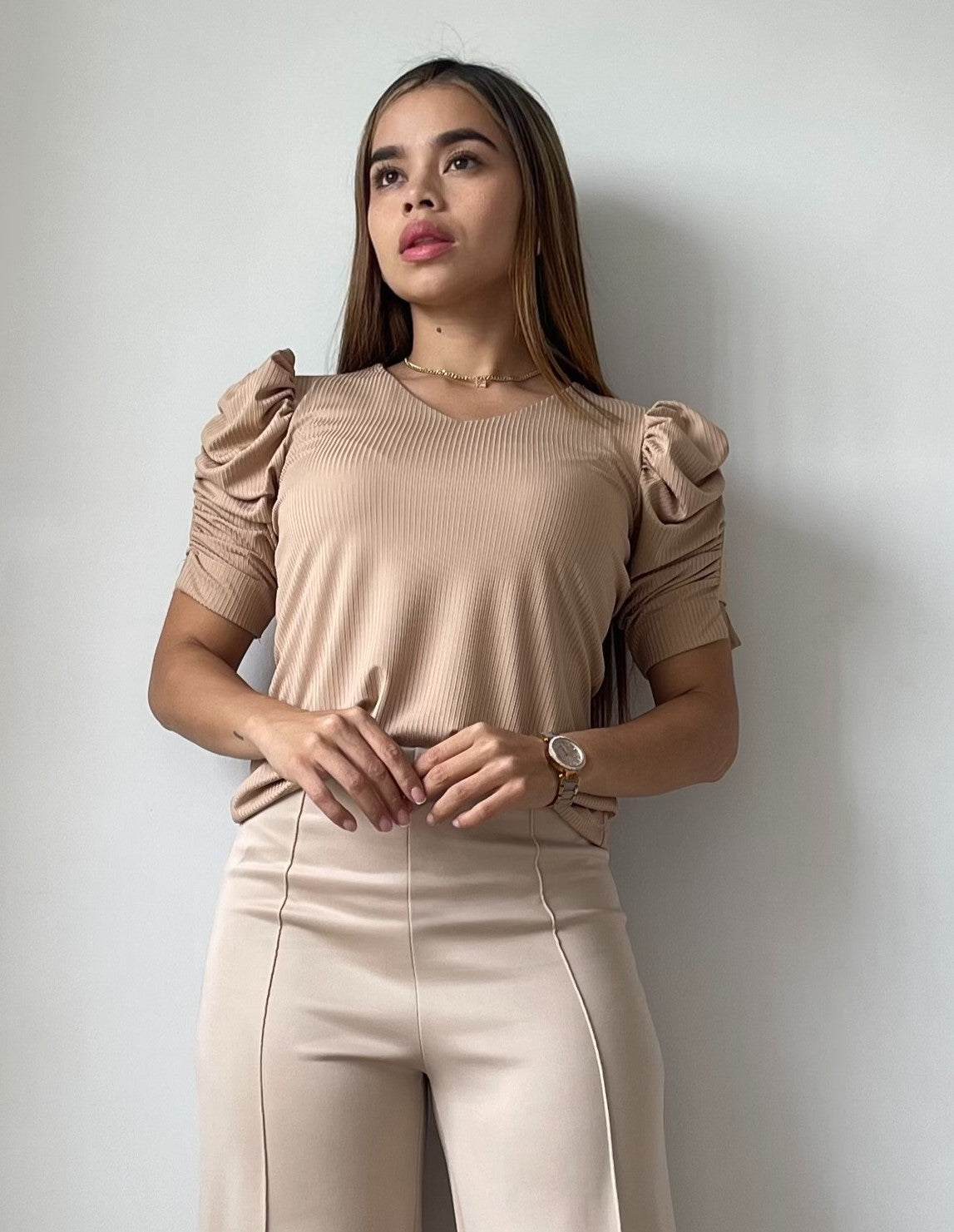 Blusa Cuello V Manga Corta Zurcida