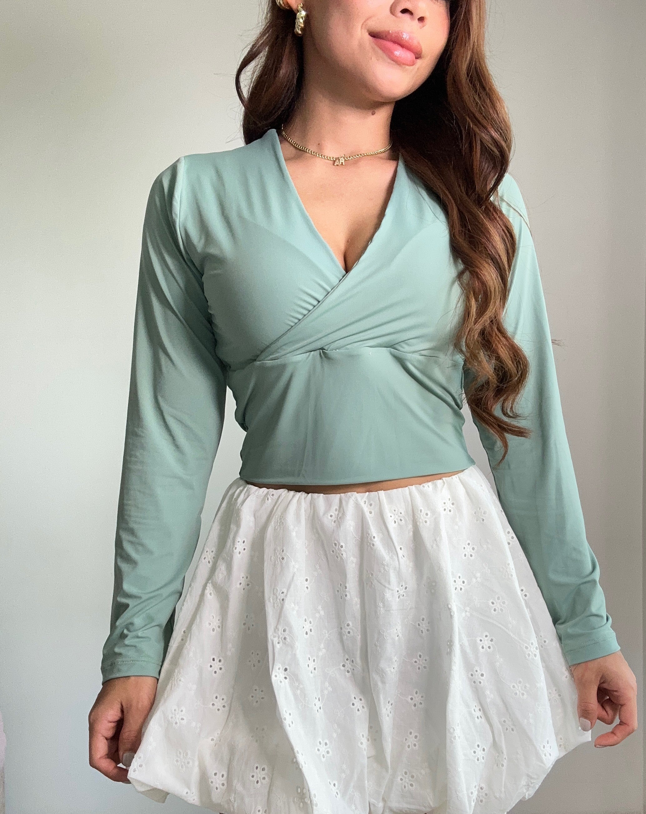 Blusa Corta Manga Larga Escote V
