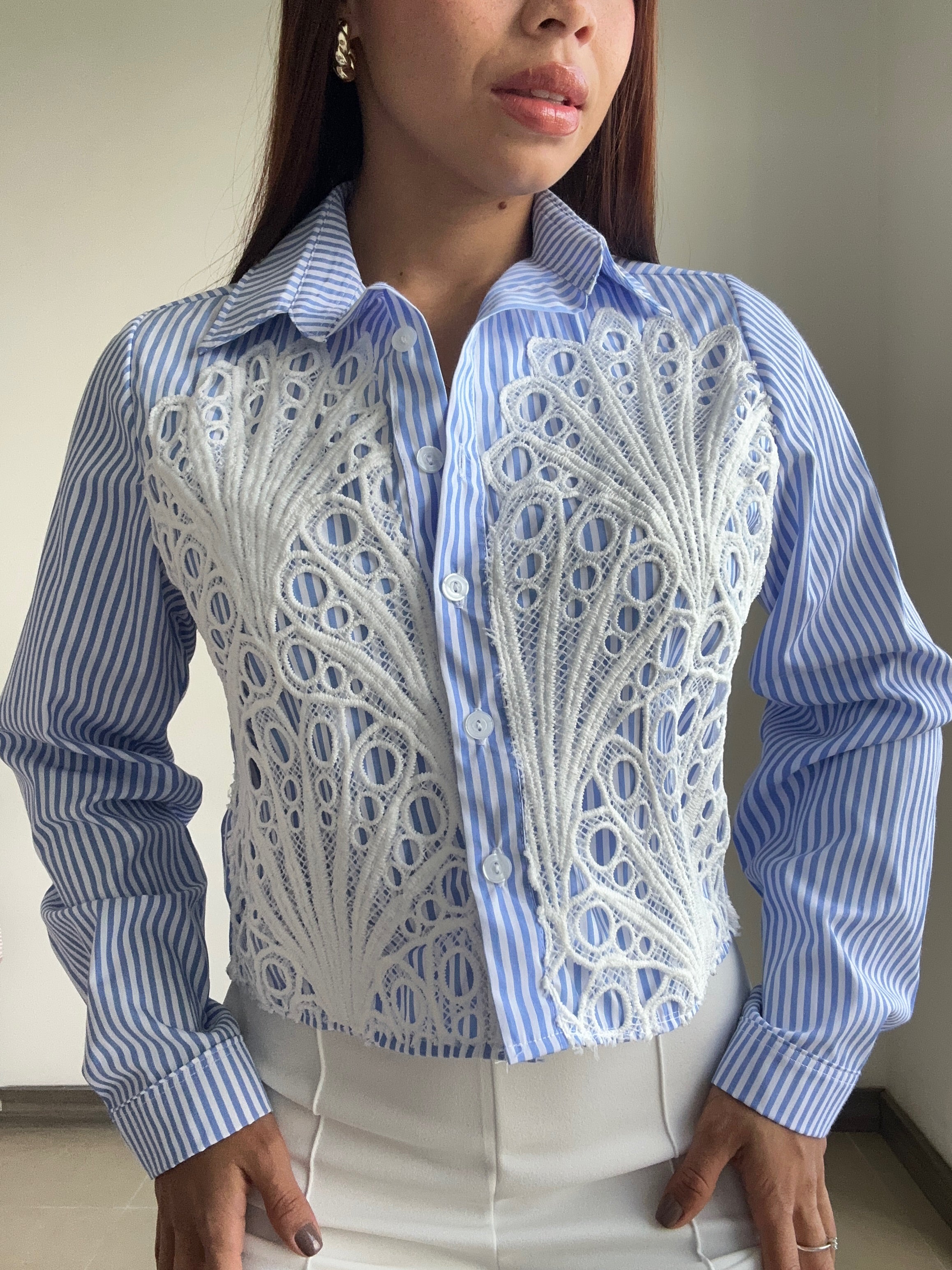 Camisera Manga Larga Aplique Guipiure