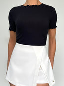 Blusa Runche En Las Mangas Y Cuello.