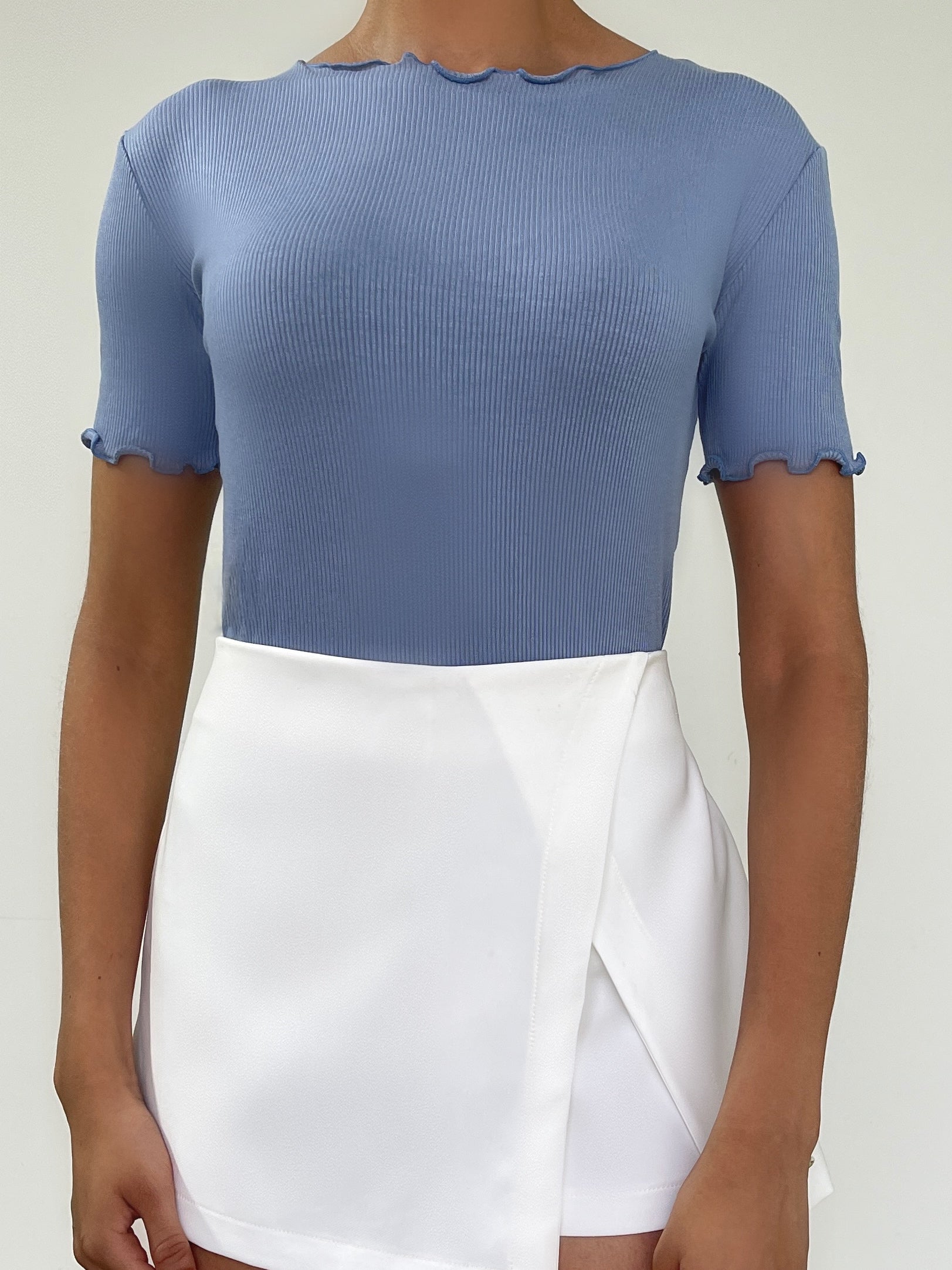 Blusa Runche En Las Mangas Y Cuello.