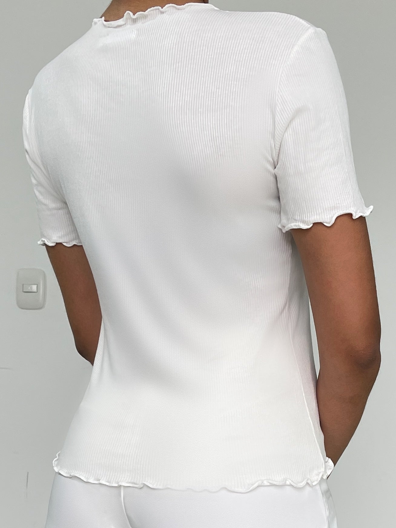 Blusa Runche En Las Mangas Y Cuello.