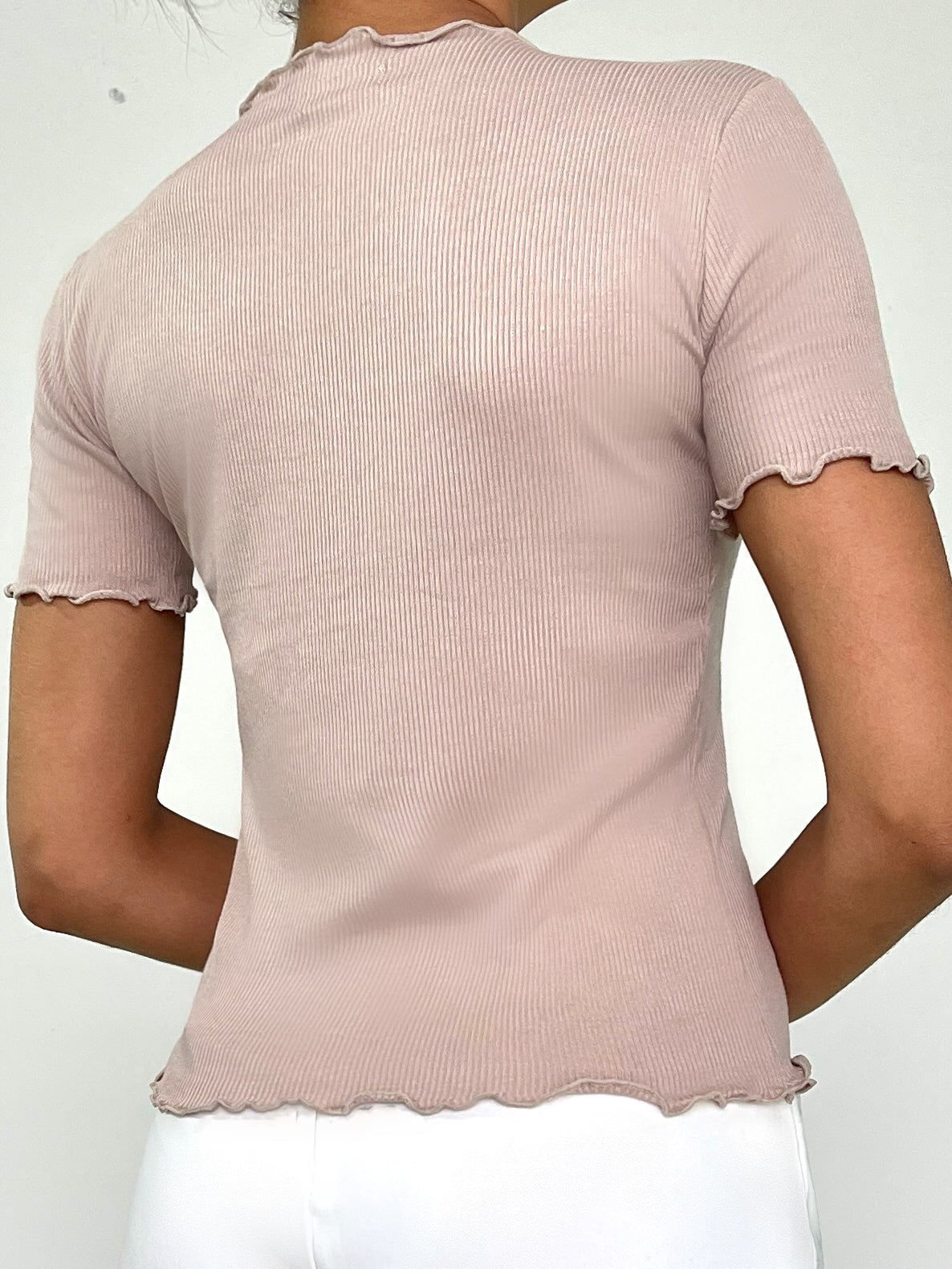 Blusa Runche En Las Mangas Y Cuello.